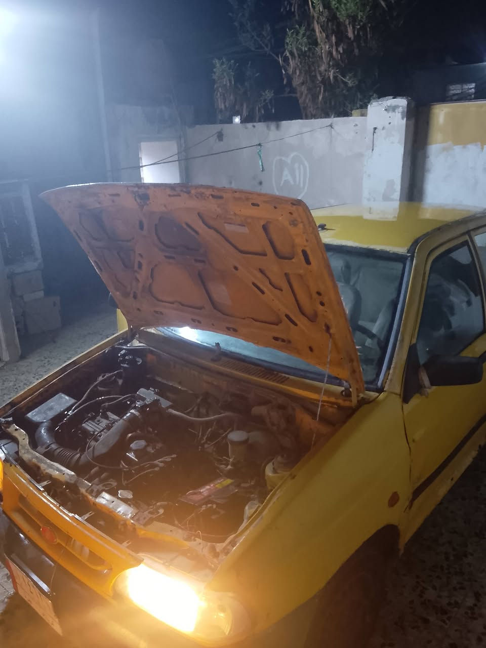 سياره للبيع 11نفخ رقم كربلاء رعيه موجود هيئة مامسجل   مكينه بيه بخار قليل بدون تنقيص كير مكفول سيار سعرها بلاش بلاش مليون أو 300 المكان نجف حي ميسان هذا رقمي *********** ابيع هل موجود كشر مو صافيه اخيسات بس بل دوس
