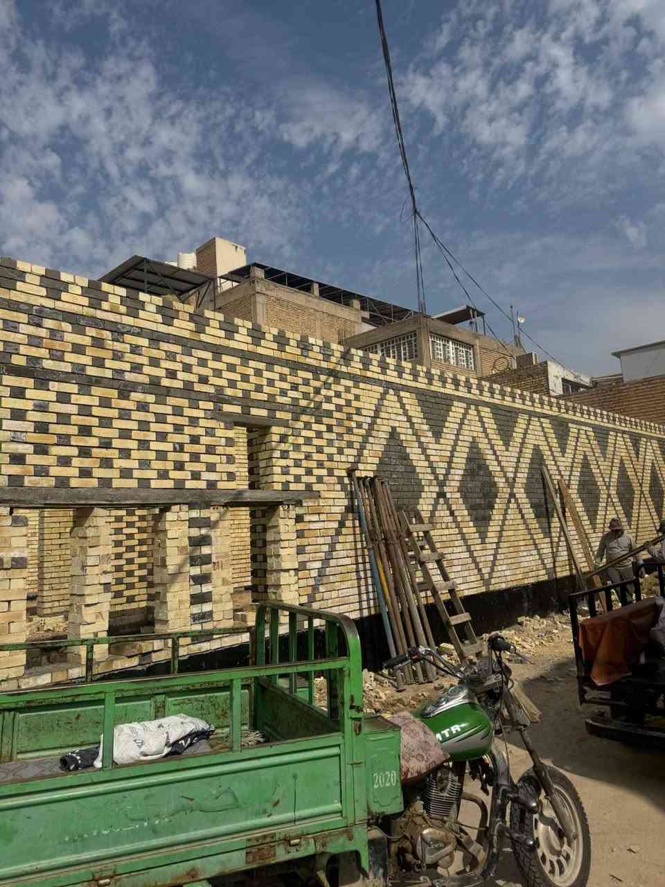 حي الغري • ٢٠٠م • دار