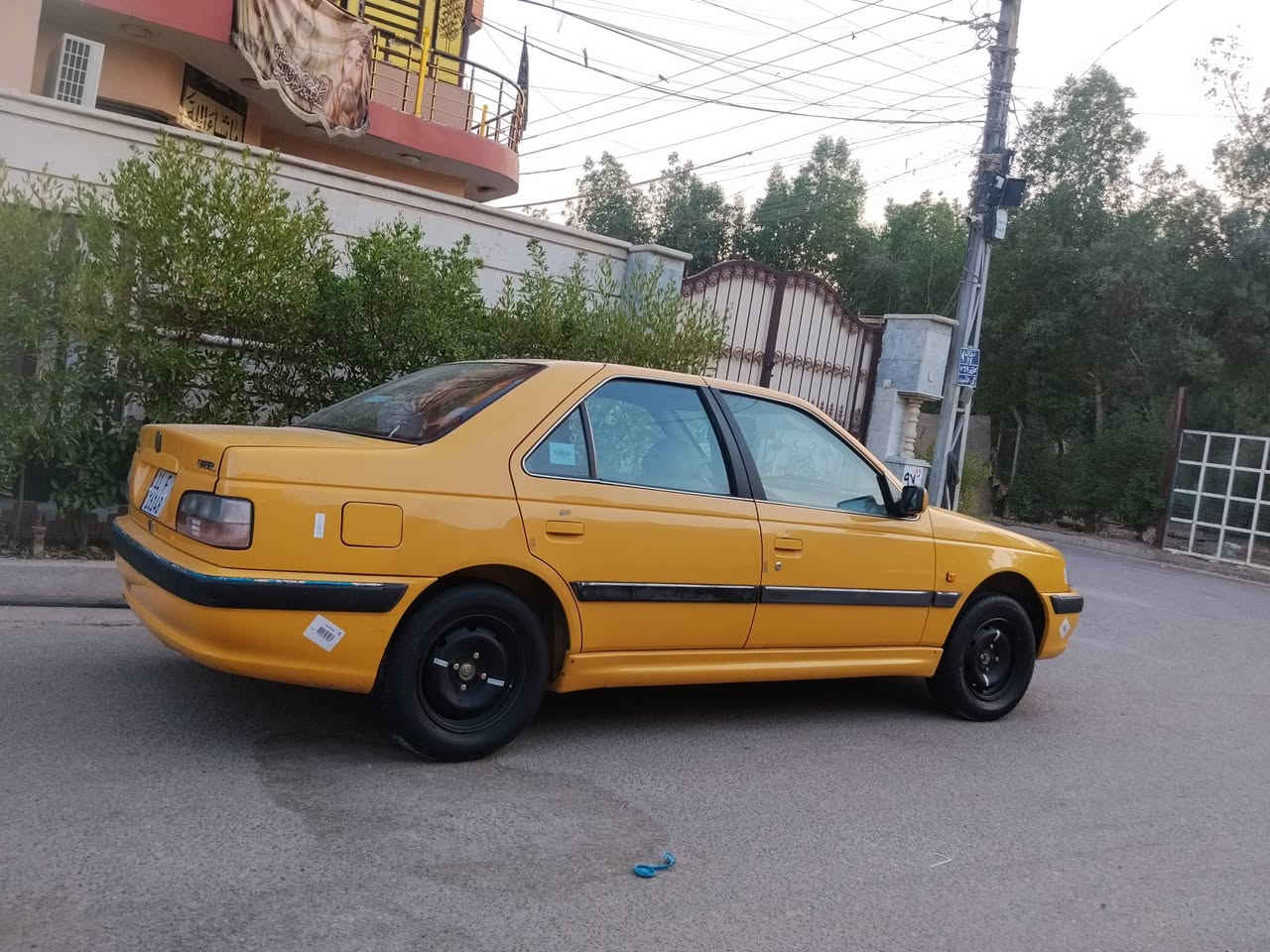 سلام عليكم بيجو بارص 2015 رقم بغداد دولي مصفره هيئه غرمات مكينه وكير جدد تخم تاير نضيف صدر امامي خلفي جديد تبريد ثلج داخله مدوشم كاعيه جلد لايت زنون  سياره حلوه و كاعده مكفوله من ضربه وتبديل تكم لغود شواصي حوض كفاله هاي صوره مال اليوم وهاي تفاصيله سياره  سعر ٤٨ وبيه مجال اليحب يتصل ***********مكاني بغداد العبيدي
