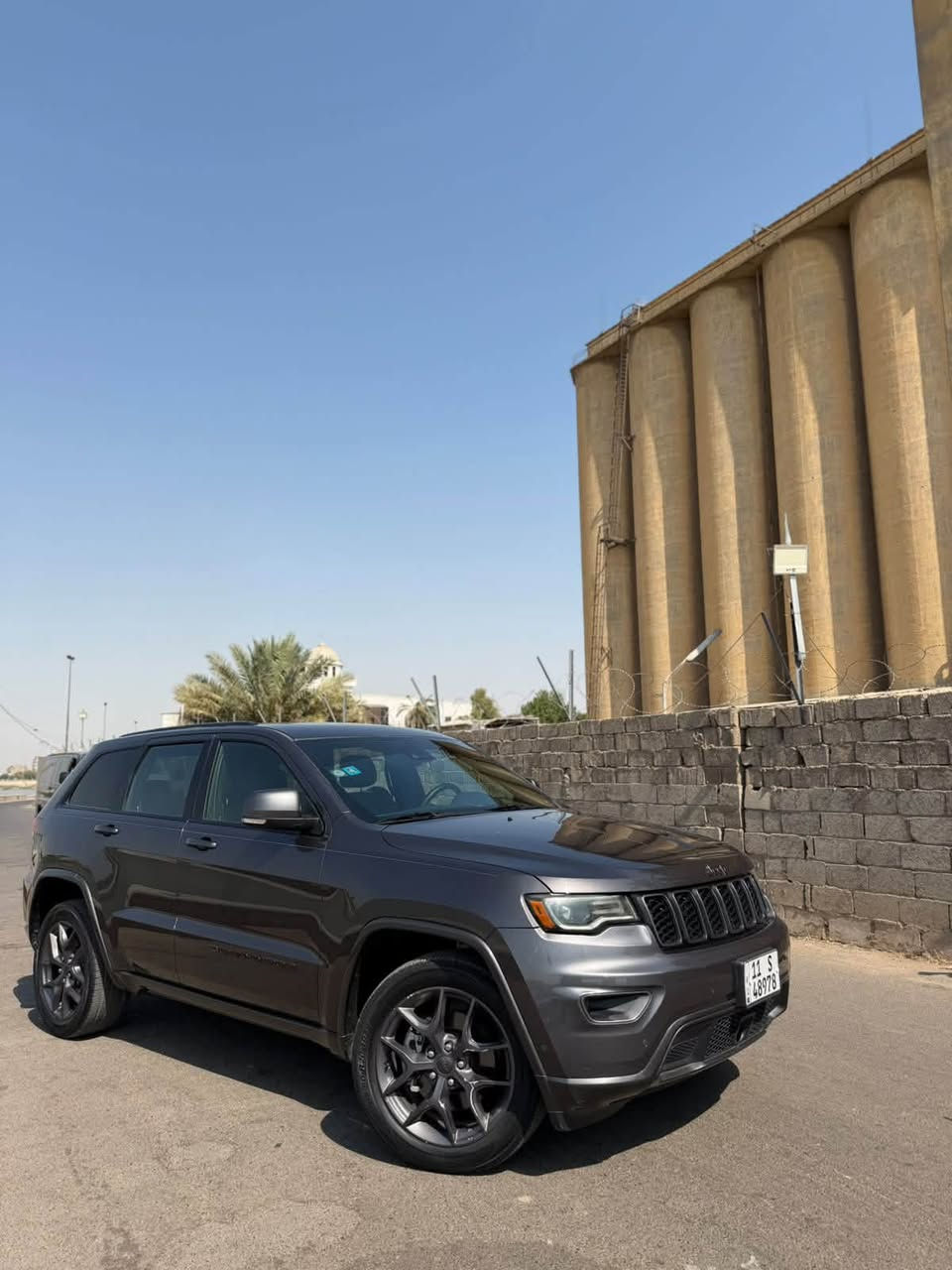 مكلف بالنشر !!!!
السلام عليكم للبيع 
🚙جيب كراند شيروكي 
 موديل 2021 فئه 80 
مكينه 3600

سياره اني مستوردها يعني على ايدي ماشيه 40 الف ميل 
وبدون صبغ ولا قطعه مبدل منها
وصور حادثها مرفق مع الصور بيها دعاميه فقط
كير ومكينه مكفول سياره نضيفه جداً
فول مواصفات 
-رادار امامي
-تدفئه تبريد كشنات
-فور ويل
-بانوراما
-بصمه باب وتشغيل عن بعد
-كشنات جلد وكشن كهرباء وستيرن شفط 
-شاشه دشبول كبير وصندوق كهرباء

📍الموقع -بغداد- العطيفيه 

السعر 💵💸240 وبيها مجال 

الاتصال ☎️***********
