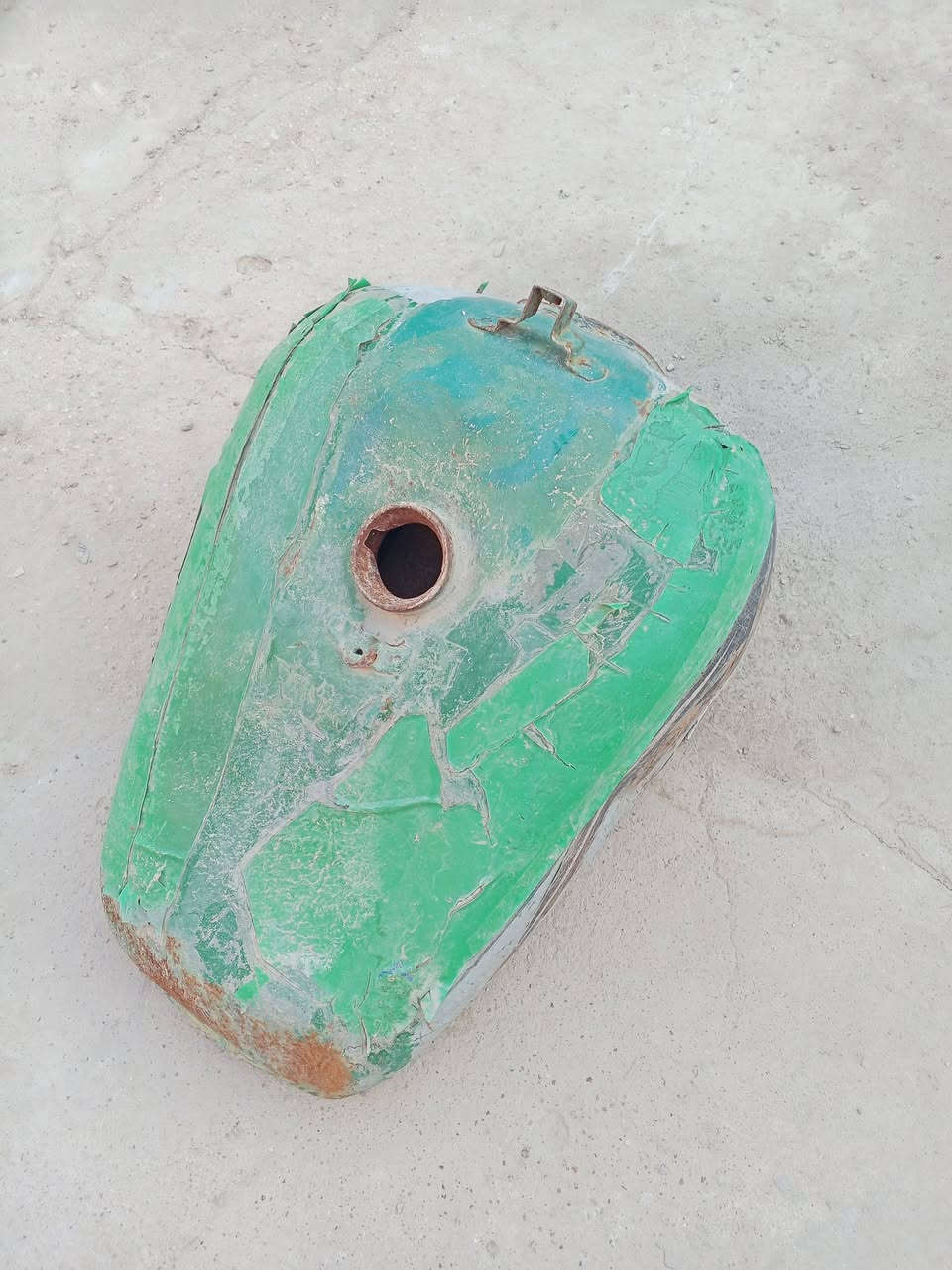 السلام عليكم غراض ستوته للبيع 
اثنين وياله مال دراجه MTR السعر 30الف + صالنصه بـ8 الف مستخدمه+ تانكي بـ7 الف+ چوملغ سمند بـ20الف + تاير سمند مستخدم بـ10 
***********
***********
المكان ديوانيه

