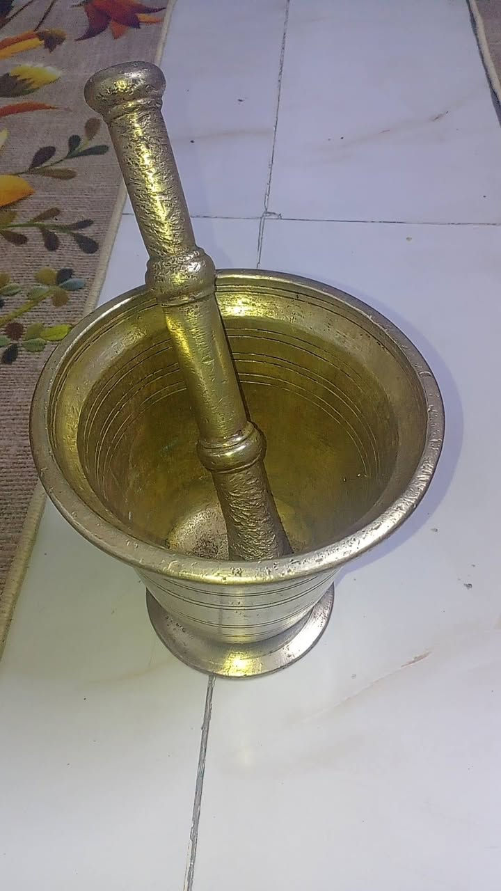 سلام عليكم عيني عندي هذه لاهون البيع
***********
