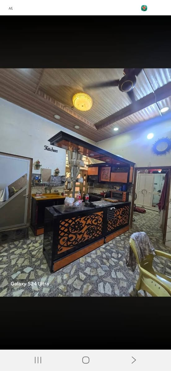 🏠 بيت للبيع – فرصة مميزة 🏠
📍 الموقع: شارع المطار الجديد – شارع سبيس

📐 المساحة: 250 متر
🏡 متكون من 3 بيوت
🛏️ 4 غرف
🚿 4 حمامات

💰 السعر: 130 مليون
💵 وبي مجال بسيط

📞 للاستفسار والمعاينة:
***********
📲 واتساب متوفر
