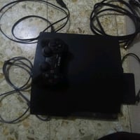 للبيع نظيف مستعمل قليل مع كامل ملحقات السعر 120 الاستفسار 07821923925