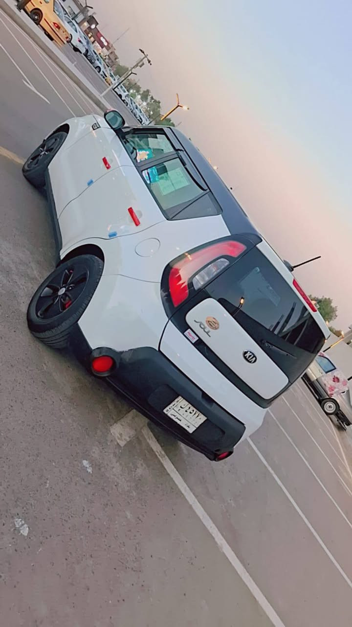 سلام عليكم صول مويل 2016  امريكي حادثهه جاملغ وبنيد بدون دواخل  وبيه. صبغ جوه الباب. السائق   مكينه 1600. جدي اي.  كير مكينه. تبريد. مكفولات صدر امامي خلفي. مكفول تخم تاير جديد باتري جديد سياره جاهزه من كليش. مال بيت.  بسمنه بسم مره السياره يعني ممتعوبه السعر.  95 وبيه مجال اني مكلف بل نشر. مكان. السياره بغداد البنوك ***********
