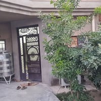 بيت للبيع طابق ونص غرفتين وصالة ومطبخ بي نواقص مثل ما موضح بالفيديو  ز...