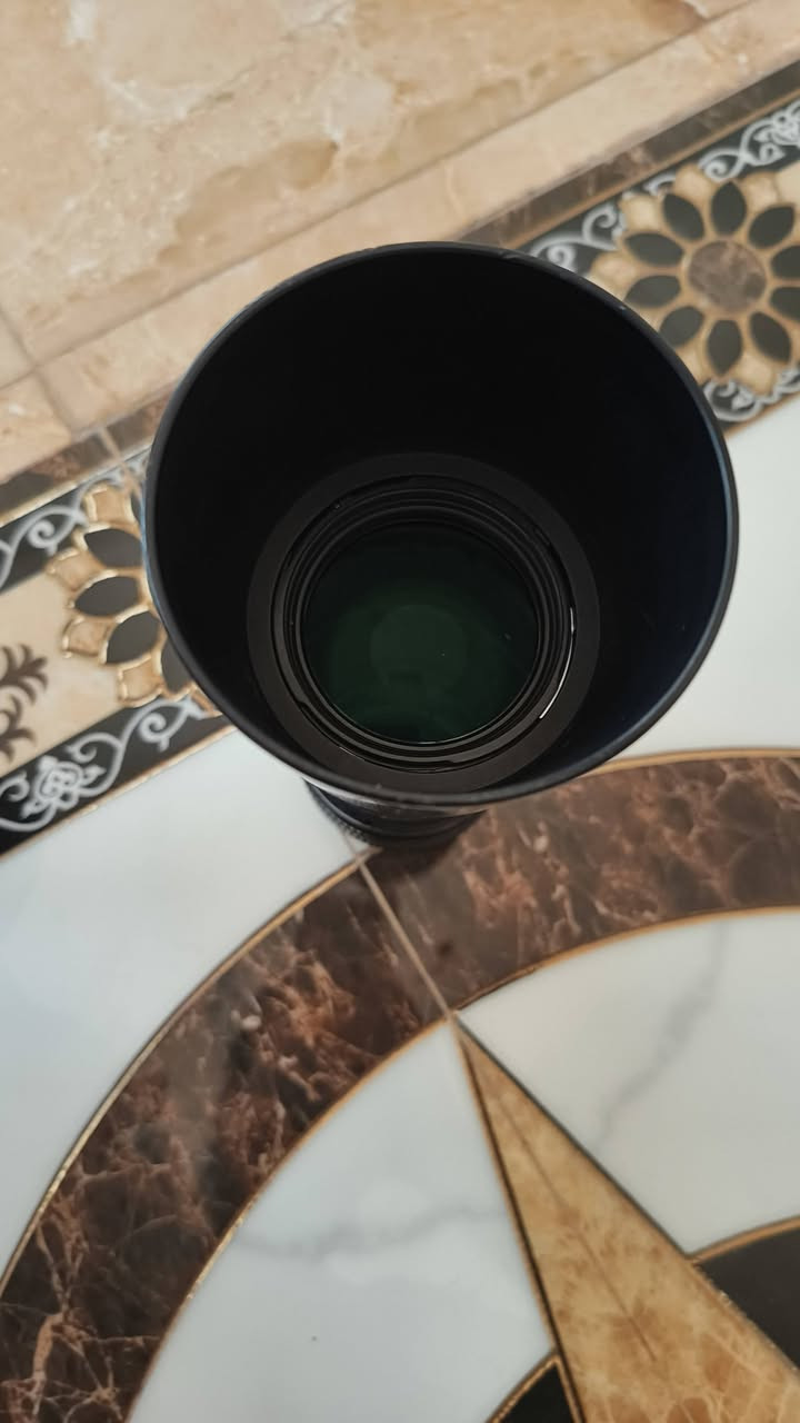 عدسة كامره نيكون للبيع زوم رياضي 300/70 ماطور شغال  نظيفه دقه فول  سعرها 230  
للستفسار راسلني واتساب ‏‪***********‬‏
