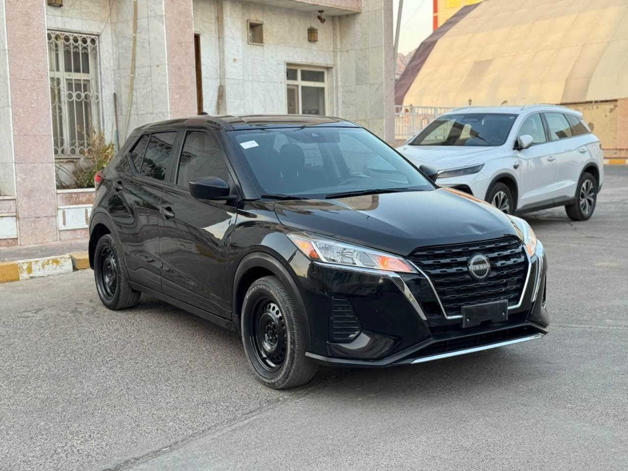 Nissan kicks 2024 s
جملغ و نص بوند صبغ و حافة الباب تعديل بارد 
۲۰ الف ميل ماشية 
 كل شي بلادي شركة 100
شرط الترقيم 
سعر : 108$ مجال
مکان : عقرة - ئاكرى
رقم : *********** كورك
واتساب *********** اكر, نينوى
