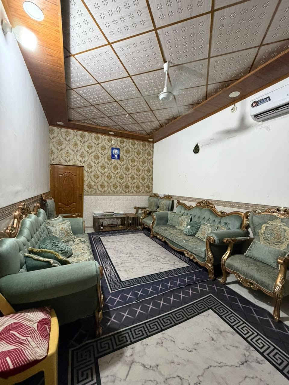 بيت للأيجار 📍

بيت للأيجار طابقين المساحة 150متر
الطابق الاول:
طامرة وصحيات خارجية
استقبال
مطبخ
صالة كبيره
غرفة نوم 
صحيات 
منور خارجي

الطابق الثاني:

صالة كبيرة
غرفتين نوم كبيره مع بالكونه
صحيات

العنوان/ النجف -حي النداء- خلف المتنزه مباشرة- مجاور شارع دعبل الخزاعي 

للاستفسار : ***********واتساب فقط

