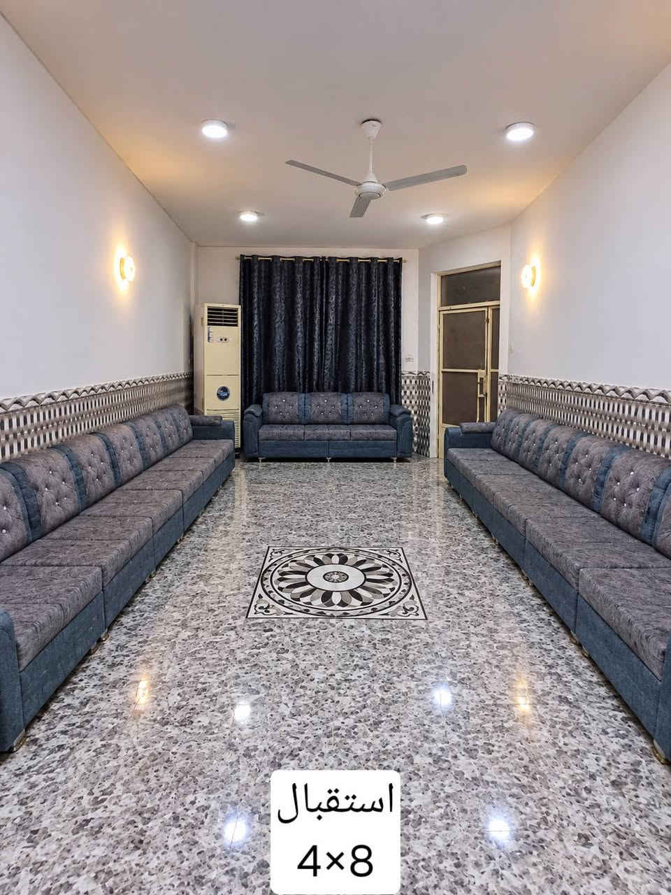 السلام عليكم دار للبيع زعفرانية الاربع شوارع خلف مول فيروز مساحة 200 متر طابقين جاهز مع كافة الخدمات في المنطقة طابو زراعي حجي جعفر ***********7725353639  للأستفسار عن باقي التفاصيل والسعر الاتصال مع صاحب الدار

نص مكتوب في الصور:
- كراج يسع سيارتين
- استقبال 4×8