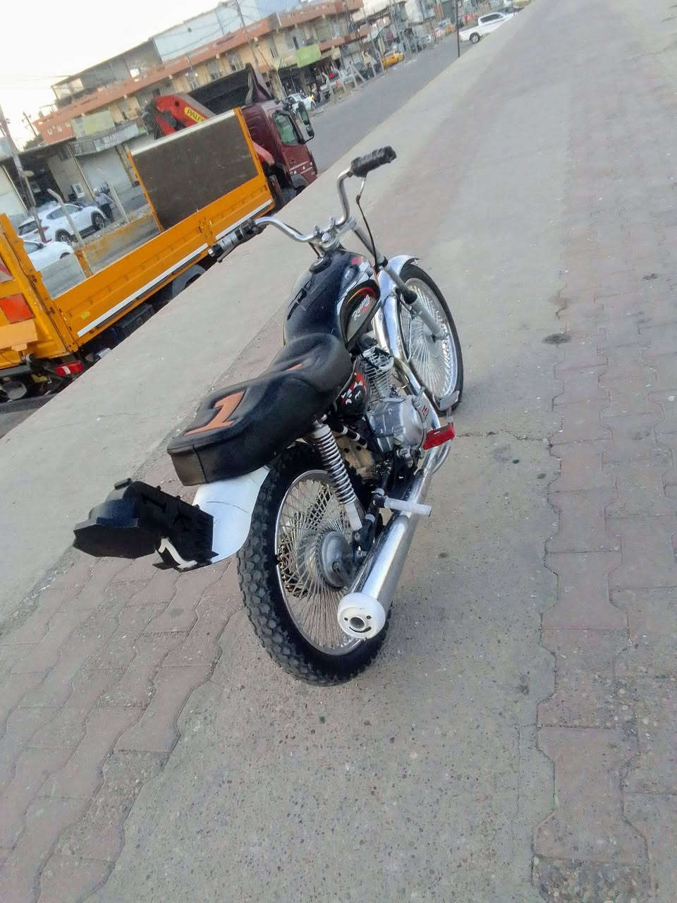 ***********.      400
