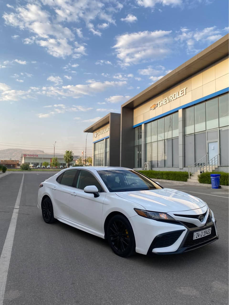 Toyota Camry SE 2021 
سيارة مواصفات se سبورت 
ماشية ٨٦ الف ميل 
سيارة نظيفة كير و محرك شرط نظيفين 
تحويل و وكالة غرامات شرط 
ضررها الحادث من وره بيها شبر داخل 
و البجم كبس ما فاتحة برغي 
و بدون ارباكات ما مفتوحة 
سعرها بلاشش بلاش بدون معاملة 
١٧٥$ ورقـــة و مجال خفيف 
و رقم شاصي و سونار موجود 
للمزيد من المعلومات اتصل على هذا الرقم 
كورك-واتساب
(***********) سميل, دهوك
