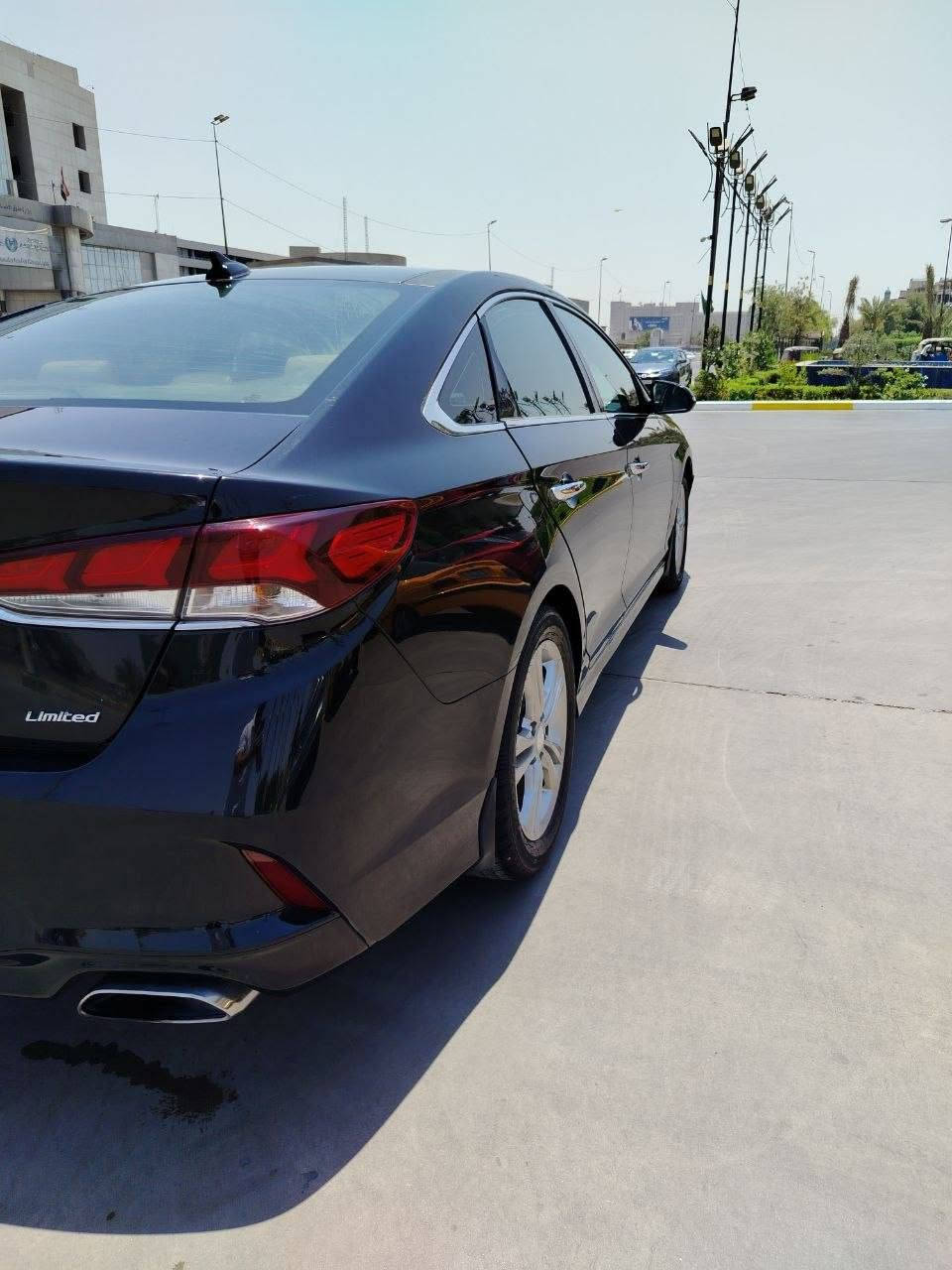 سوناتا ٢٠١٩
ماشيه ١٠٥ الف ميل 
Limited فول مواصفات 
محرك 2400
بنرواما
كشنات جلد 
كشن كهرباء 
تدفئه وتبريد كشنات
تبريد قطعتين
هيتر ستيرن 
اوتو هولد 
ذاكره خزن كشن 
سايد بريك كهرباء
رادار 360 درجة
رقم بغداد باسمي
حادث بنيد ودعامية فقط
ايرباك ستيرن فقط
لايت عدسه دواره مع الستيرن 
كير ومحرك مكفول
تخم تاير جديد+باتري جديد 
بردات خلفيه 
تحكم ستيرن 
سياره مال جناي 
مكان السيارة بغداد  
للاستفسار
***********
السعر ١٤٠
