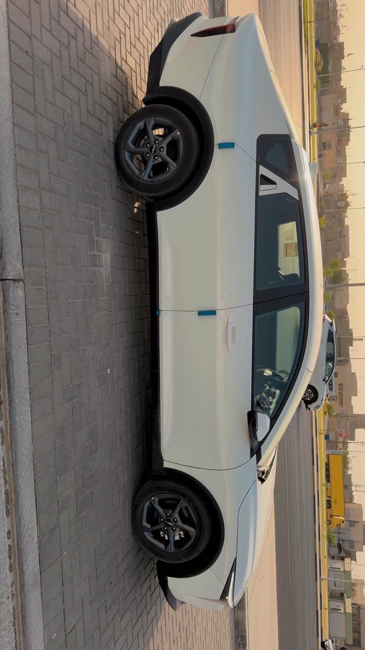 السلام عليكم kia k4  موديل 2025  خليجي سيارة رقم بصرة بااسمي كفالة عامه من الدعاميه للدعامية مكفولة من الشخط سيارة بعدها بالضمان شركة كيا ومامشي هواي 17 الف سيارة جاهز ومابيها اي نقص محرك 2000 دوش للبيع بسعر 182$ وبيها مجال للاتصال *********** الزبير, البصرة

