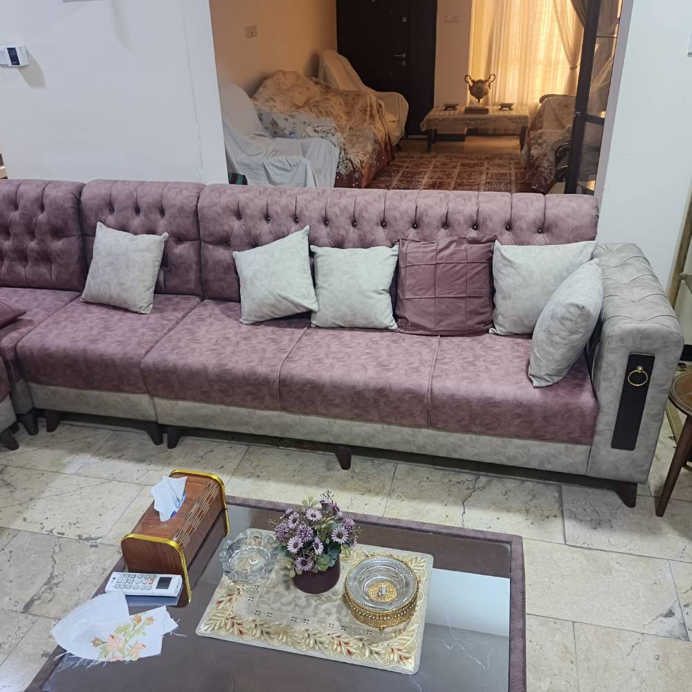 ديوان • نظيف • مخدات وطاولة