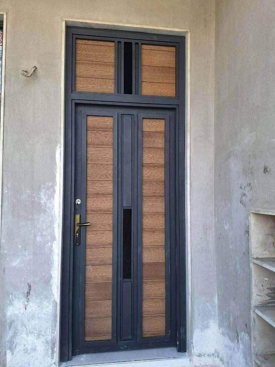 تجهيز كافة المنازل والسكلات باسعار مناسبه جدااا

🏠🚪 أناقة تحميك… وجودة تكمّل بيتك! ✨🛡️
📞 ***********  واتساب
إذا كنت تبني بيتك الجديد أو تفكر تجدّد أبواب منزلك، إحنا نوفر لك الخيار الأمثل بأعلى مستوى من الجودة والأناقة 🌟
مو بس أبواب، وإنما تشكيلة متكاملة لكل ما يحتاجه بيتك أو مشروعك من أبواب، شبابيك، محجرات ، سقائف كي سبان، والكرفانات وبمواصفات تجمع بين المتانة، الجمال، والاستعمال العملي ✅
مجموعة مميزة منالأبواب الخارجية والداخلية بتصاميم عصرية تجمع بين الفخامة، المتانة، والأمان 🤍🔒
وكذلك نوفر شبابيك عصرية تضيف لمسة جمال وتهوية مثالية، مع محجرات عملية تناسب مختلف الاستخدامات، وسقائف كي سبان المتينة للمشاريع والمساحات الواسعة، إضافة إلى الكرفانات الجاهزة بجودة عالية وتصاميم عملية تلبي احتياجاتك بكل كفاءة 🏡🏗️
🌟أبواب خارجية مصفحة توفر حماية عالية ولمسة أنيقة لواجهة منزلك 🚪🛡️
🎨 أبواب داخلية راقية تضيف جمال وفخامة لكل زاوية في البيت ✨🏡
🪟 شبابيك متينة وأنيقة بتشطيبات عصرية تناسب مختلف التصاميم
🏠 محجرات عملية بتنفيذ مرتب وجودة تضمن الراحة والاستخدام المثالي
🏗️ سقائف كي سبان قوية ومناسبة للمخازن، الورش، والمساحات الكبيرة
🚛 كرفانات جاهزة بتصاميم عملية ومواصفات تلائم احتياجات السكن أو العمل
✅ جودة مضمونة في كل منتج 💯
⏳ التزام دقيق بمواعيد التسليم 🚚
💫 تصاميم حديثة ومتنوعة تناسب جميع الأذواق 🌈
📌 موقعنا: بابل – حله مركز 
📲 للطلب أو الاستفسار، راسلنا عبر الزر أسفل المنشور أو اتصلوا على الأرقام التالية 👇
📞 ***********  واتساب
📞 *********** واتساب
🌟 اختَر الجودة اللي تستحقها… وخلي الأناقة والأمان يبدأان من أول خطوة! 🔐✨

نص مكتوب في الصور:
- معمل حدادة الشمس
- HONOR X9c