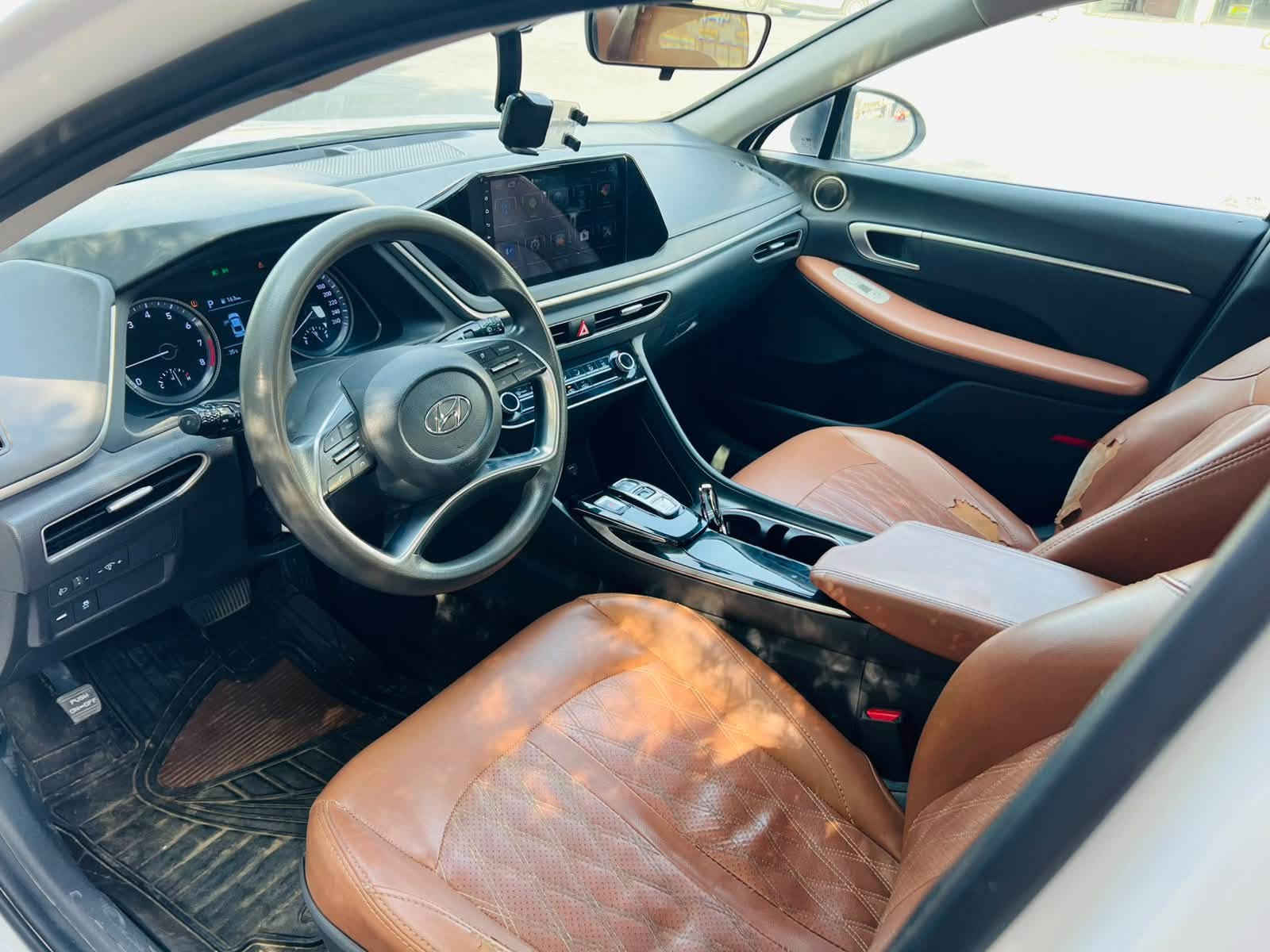 سلام عليكم اخوان عندي سوناتا 2020 رقم شمالي تحويل او وكالة . خليجي السيارة . محرك 2500 دوش . ماشيه 117 الف كيلو متر . محرك وكير بلادي شرط بدون فتح . مواصفات داخل قرميدي تبريد قطعتين 5 ويل كب كروم حساس خلفي لدات امامي وخلفي مري شفط وباقي مواصفات الخليجي المعروفه جاهزة من كلشي ونظيفه استخدام شخصي . موضح بالفيديو كل التفاصيل بيها بابين صبغ ورصعات حالوب خفيفه كلش . مكان السيارة النجف الاشرف . سعرها 150 وبيها مجال جدا بسيط للطيبين للاستفسار ***********
