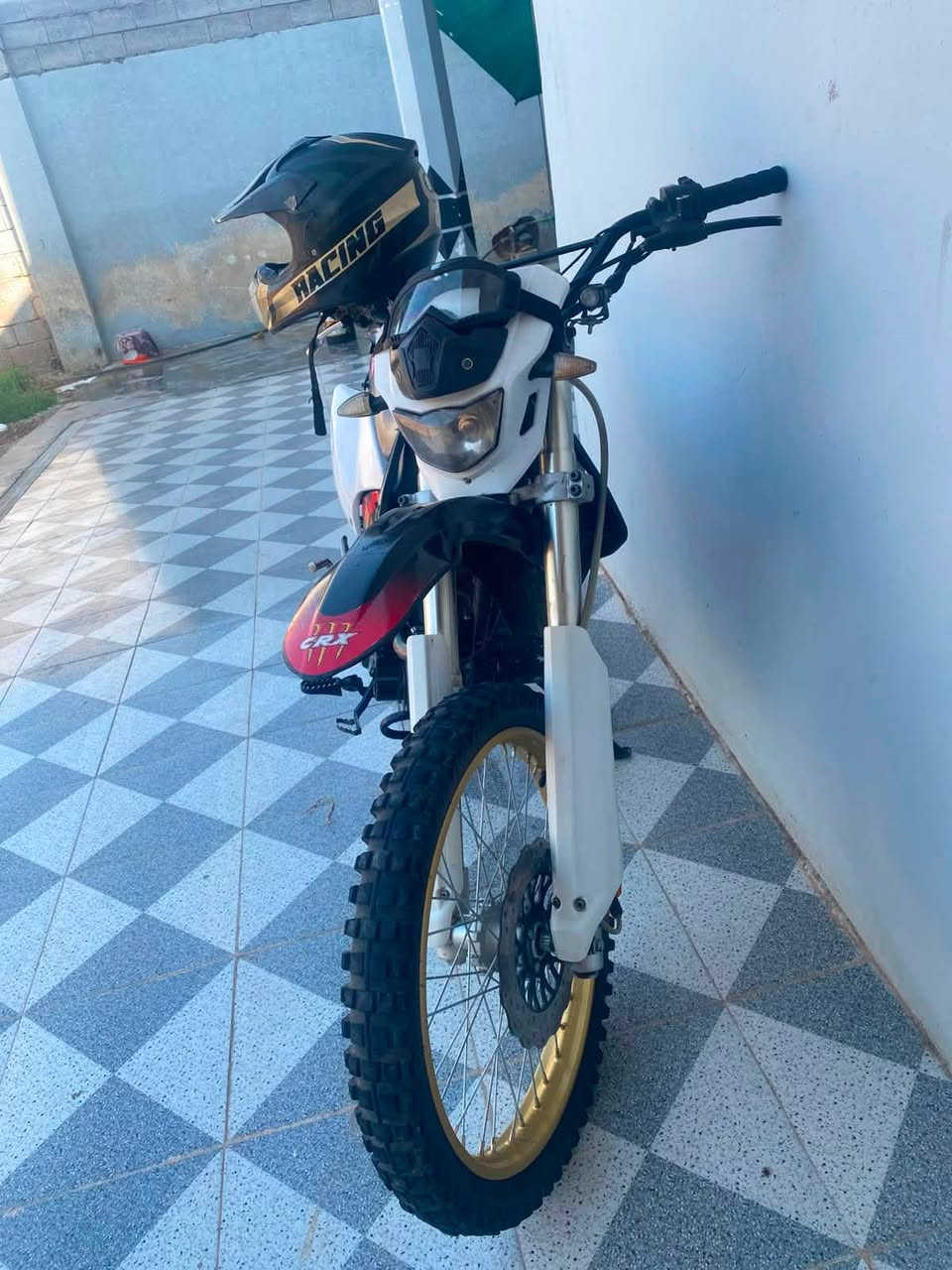سلام عليكم للبيع قفاز CRF
كفاله عامه اي نقص مابيه 
كهربياته كله شغاله 
مكينه 250 cc
السعر 975 وبيه مجال 
مكاني بغداد الشعب 
***********
