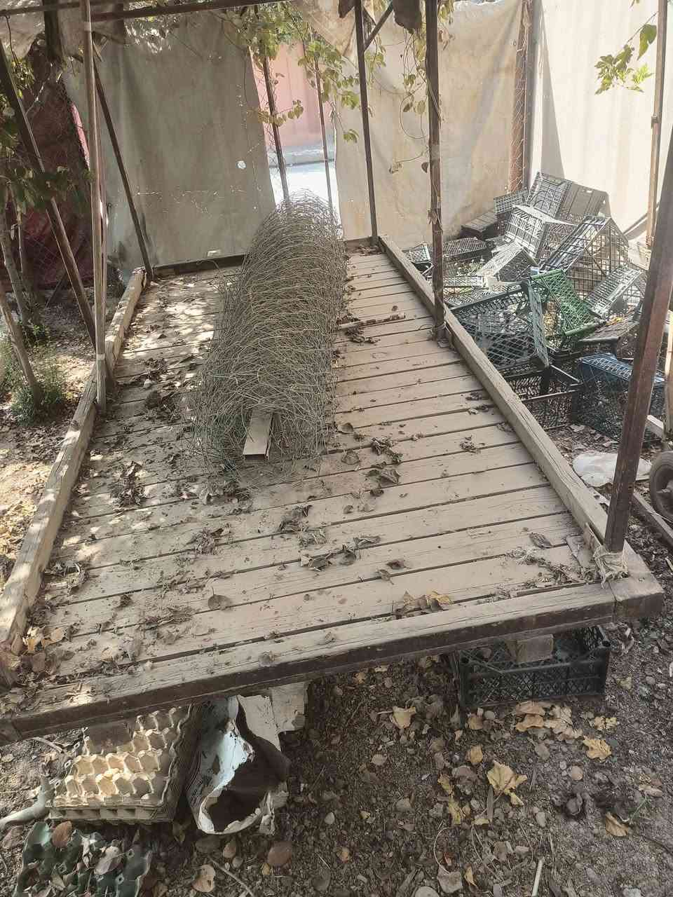 السلام عليكم
عربانه للبيع مفصلها جديد وتاركها 
مستخدمة اقل من شهر بعدها جديدة 
للأستفسار اتصل على الرقم 
***********
