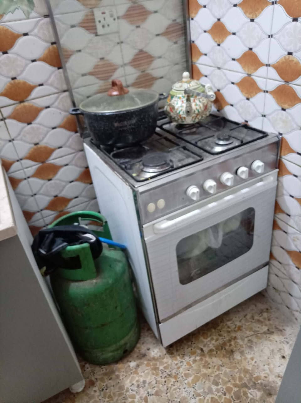 مرحبا غراض للبيع كلهن كلمن وسعره واتساب *********** مكان زعفرانيه
