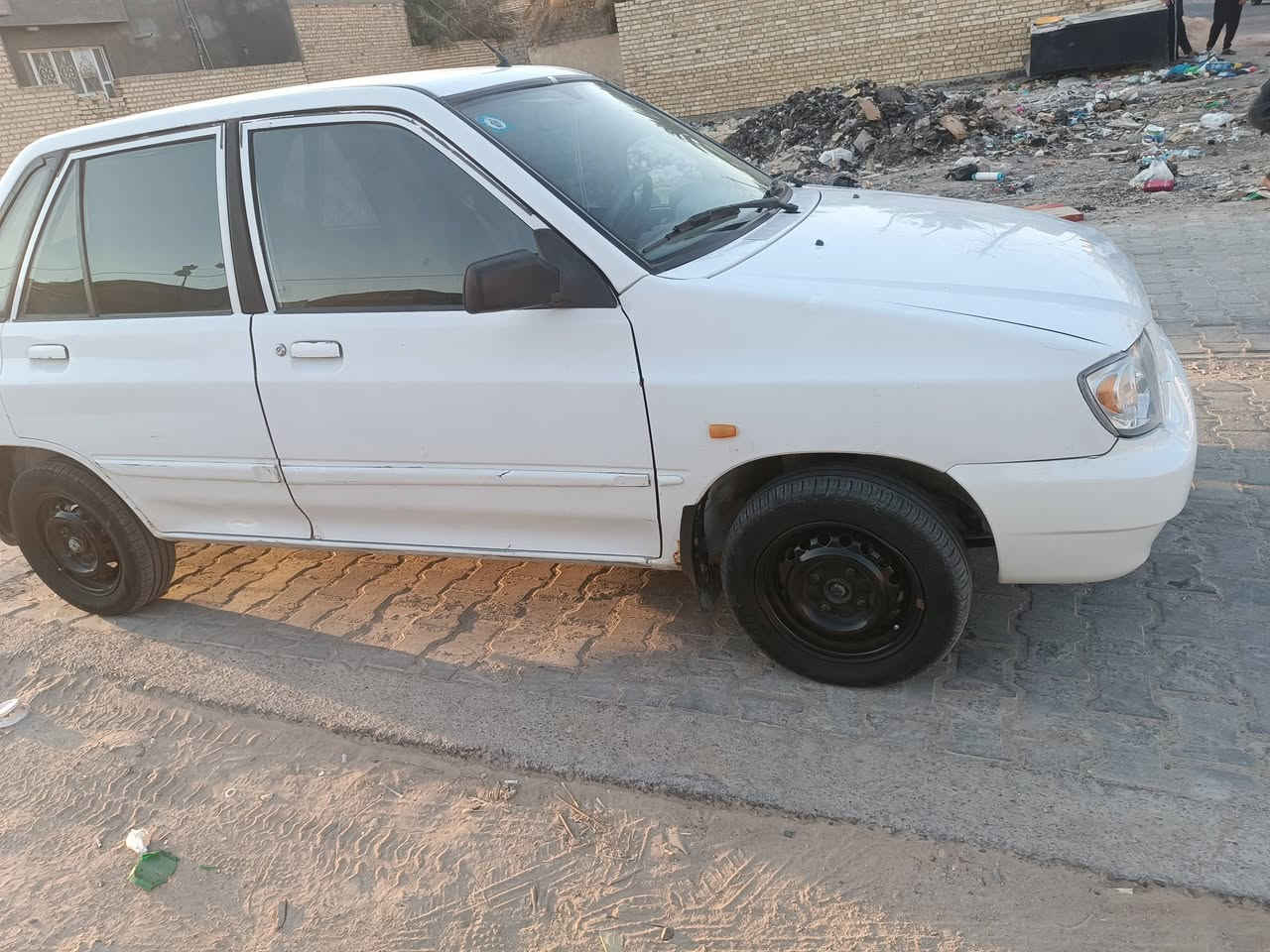 السلام عليكم سايبه للبيع موديل 14ب35وبيه مجال بيه الجاملغ الامامي جه السايق مبدل والتبريد بي ليك والباقي كفاله مكلف بلشر الرجاء الاتصال على صاحب السيارة ***********
