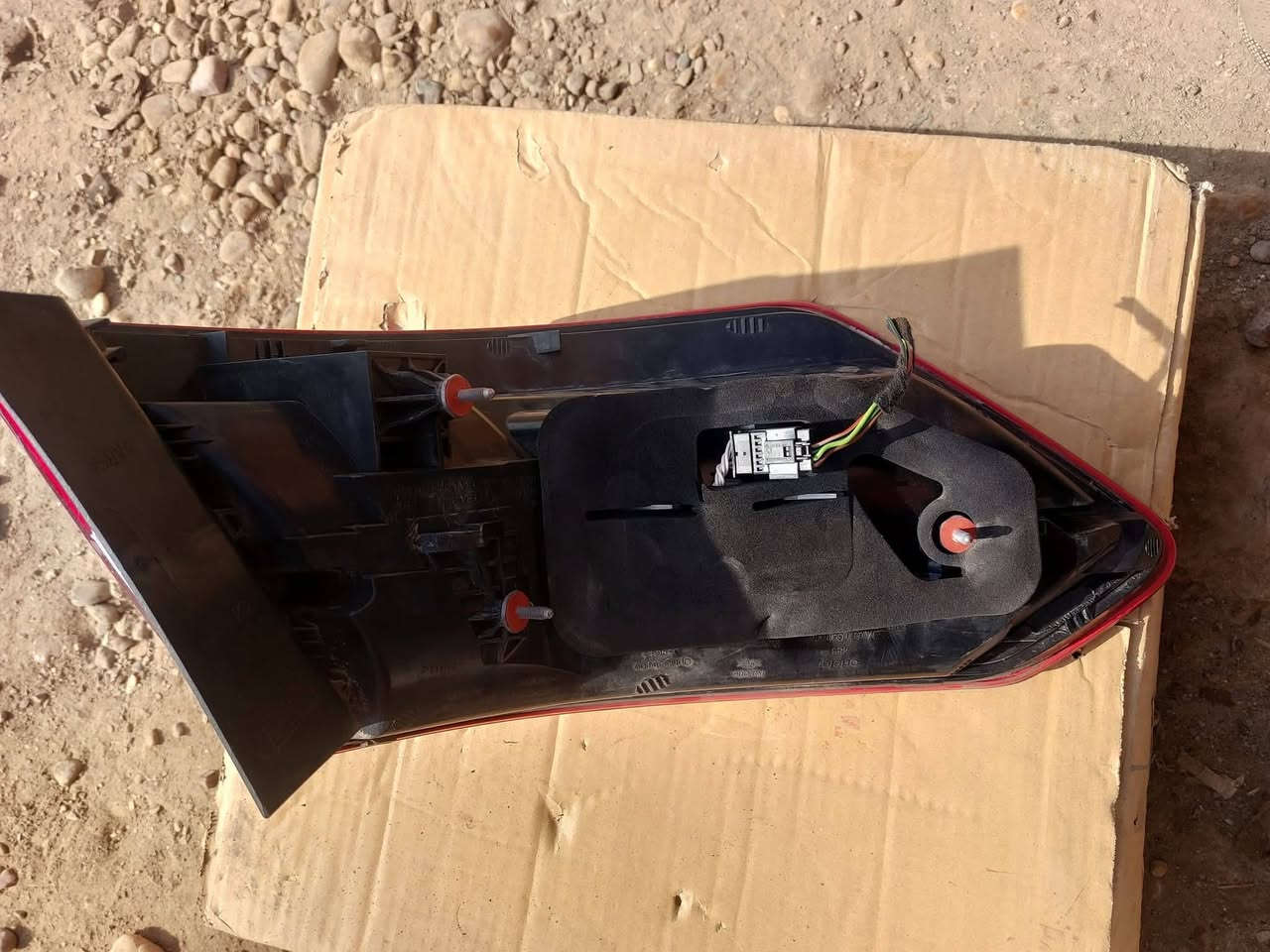 للبيع... بك لايت مارسيدس W212 جهة اليمين فقط موديل ٢٠٠٩ الى ٢٠١٦ .
العنوان// بغداد الحي الصناعي خلف كراج النهضة .
  هاتف // ***********
