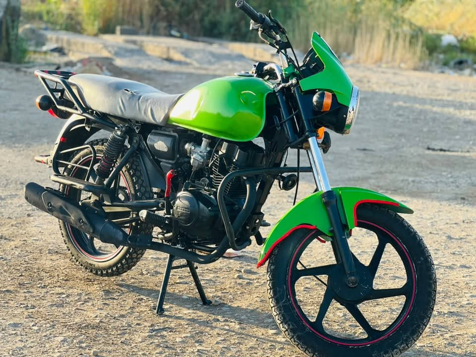 :

دراجة دايوان للبيع 🏍️
اللون: أخضر 💚
المحافظة: واسط – العزيزية
السعر: خاص 
للتواصل واتساب: ***********
