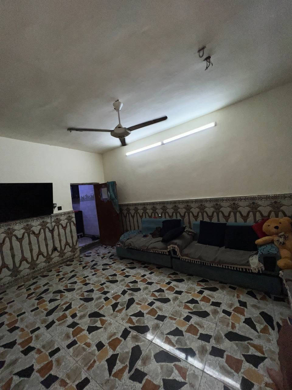 بيت للبيع 50 متر و 100 متر تشجير بحي الجهاد الالفين يحتوي على طابقين ( الطابق الاول صحيات ومطبخ واستقبال وغرفه )الطابق الثاني يحتوي على غرفة وصحيات السعر135  مليون وبي مجال 

للإستفسار التواصل مع الرقم
‏‪***********‬‏
مأوى للواسطة العقارية
