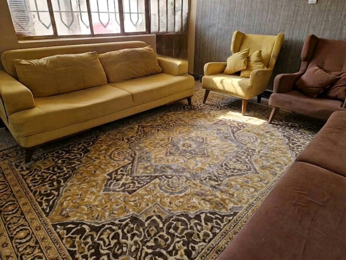كاونتر تسكام باب اول ٣ قطع ب ٣٥٠
تخم ملكي ١٠ مقاعد زان ب ٣٠٠
عربانه صنع الماني مع كريكوت ب٥٠
تخم تركي ملون ٨ مقاعد يتحول سرير اسفنج نازل شويه ب١٠٠
المكان بغداد الامين الثانيه نواب الضباط 
تواصل *********** واتساب