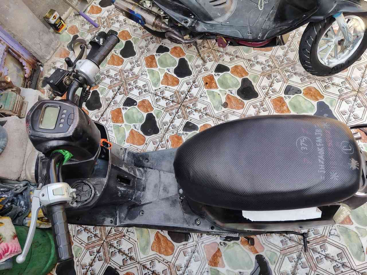بوليس • للبيع