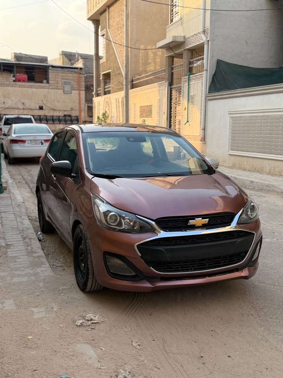 🚗 للبيع | شفروليه سبارك وارد أمريكي 🇺🇸

✨ المواصفات:
✅ محرك 1400 CC اقتصادي وقوي.
✅ ناقل حركة أوتوماتيك (CVT).
✅ شاشة لمس.
✅ Apple CarPlay.
✅ كاميرا خلفية.
✅ بلوتوث.
✅ USB / AUX.
✅ تحكم من المقود.
✅ نظام صوت ممتاز.
✅ زجاج كهربائي.
✅ مرايا كهربائية.
✅ تكييف ثلج.
✅ وسائد هوائية.
✅ ABS مانع انغلاق المكابح.
✅ نظام تثبيت (Traction Control).
✅ جنوط.
✅ إنارة LED نهارية.

📌 التفاصيل:
🔹 وارد أمريكي.
🔹 ماشية 60 ألف ميل.
🔹 صبغ حزام تجميلي.
🔹 كيربلاد مبدل ويعمل بصورة ممتازة.
🔹 بدون أرقام.

💰 السعر: 50 ورقة فقط.
🔥 بهذا السعر ما راح تلكه مثلها بالسوق. سيارة اقتصادية، عملية، وجاهزة للاستخدام.

📞 للاستفسار والمعاينة: *********** البصرة, العراق
