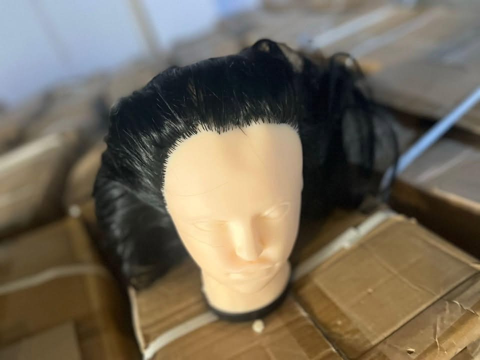 شلعه ملكانه تعليم قصات وحلاقه وتاتو ومكياج  سليكون نوعيه جيده كميه كبيره مثل ما موظح ب  صور بيع كامل الكميه ترهم بل قطعه وترهم وزن وترهم شلعه شون ما تفيدك ابيعك وع اتفاق الي مهتم يتواصل عنواني موصل ايمن واتساب***********
