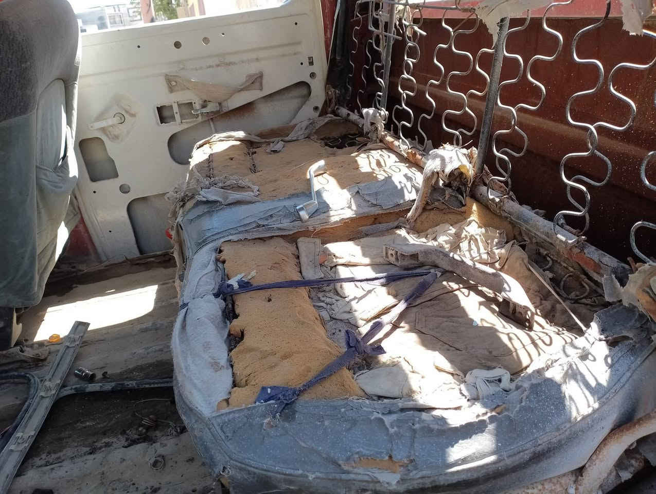 🔴تم إعادة دوشمة كشنات اسفنج درجه اولى
يوجد دوشمة لجميع أنوع السيارة الجديد والقديم 
العنوان:- العزيزية الشباب مقابل العماره السفينه 
الاستفسار اتصل على الرقم 
***********
ابو رســــــول
