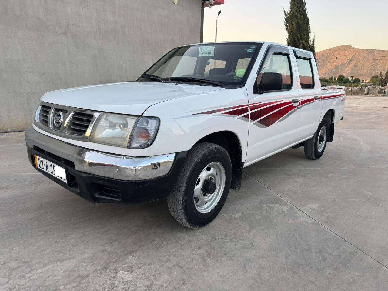 نيسان پيكاب موديل ٢٠٠١ محسن تةبريد و پاوةر 
سةيارةكة زور خاوينة يةك دةستة تةنها پةلةيةكى بوياغة
سةيارةكة ناوو هةيكةلى زور جوان و خاوينة 
سةنةوى تاكو ٢٠٢٩ تازةية بةناوى خومة
هةموو گيانى بةشةرتة هيچ مةسرةفى نية 

شوين: رانية
نرخى: ٨٨$ و كةميك مةجال 
***********     ***********
***********     *********** رانية, السليمانية
