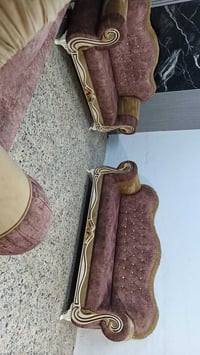 ٨ مقاعد • نضيف • قابل تفاوض