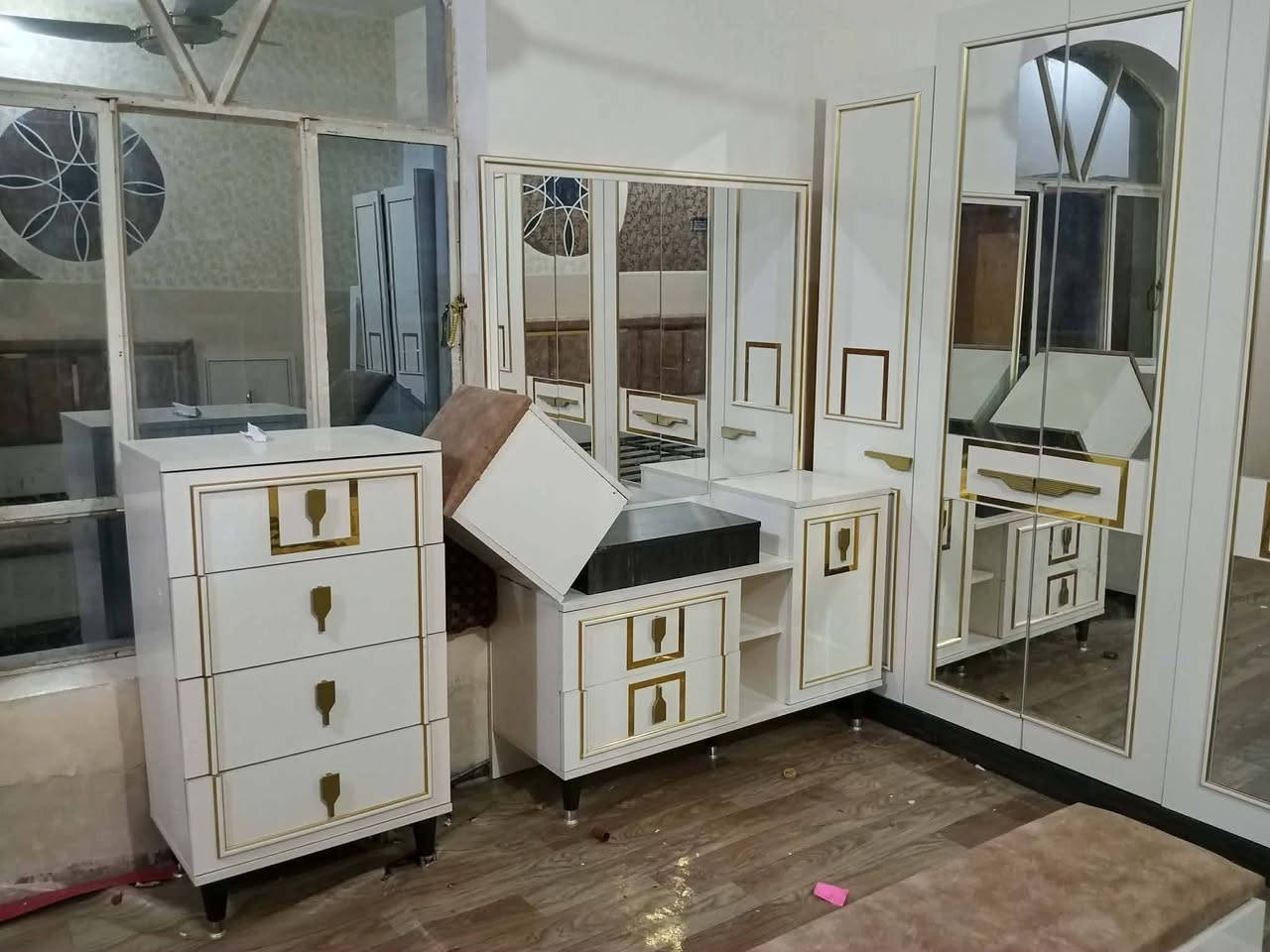 للبيع غرفه تركي قطع عشره سعره 800 وبي مجال ع خاص وعنوان كرمه رقم ***********واتساب
***********اتصال للإستفسار
