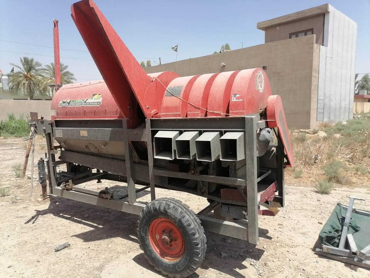 السلام عليكم 
اخوان معمل صفاية سمسم للبيع 
نوعية شركة هندي جديده مستعمل فقط 
موسم واحد دبل سرند يشتغل ابكل مكاينه 
اشعندك مكينه يرهمله شغل مرتب وخير من الله 
وفيديو موجود بالمنشور كلش واضحة السعر 70 ورقه 
وبيها مجال للطيبين مكان كركوك 
رقم الهاتف ***********
