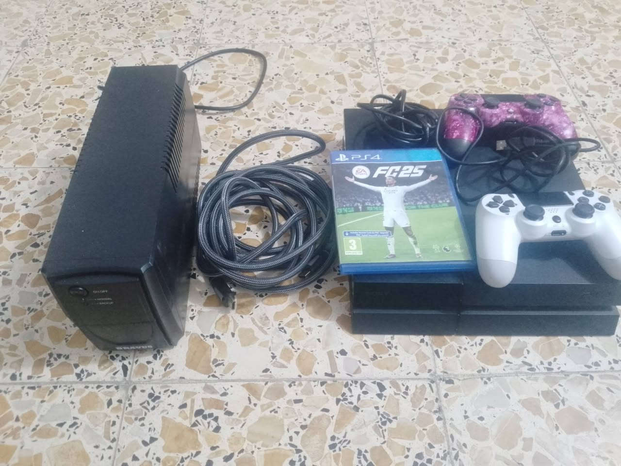 ابلي فور فات او لاين نضام 13نضافه 80 البلي لك استيكر ما مفتوح معه جويستك تجاري 2وقرص فيفه 25 ويوبي اس جديد وكامل الملحقات البلي سعره 270او بيه مجال بسيط عنوان بابل حله نادر لتواصل *********** بي وتساب
