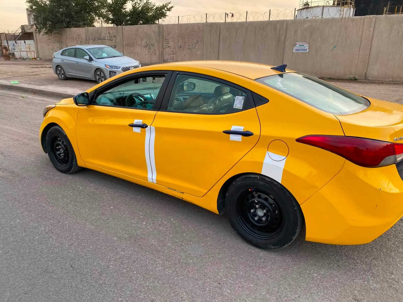 السلام عليكم
النترا وارد امريكي موديل 2013

حادثها جاملغ الايمن الامامي بدون دواخل

وشوية بكصة البنيد بيها بالعراق

مكينة مبدل بيها كازكيت بس 

كير كفاله بلادي

صدر جديد

تبريد جديد

تخم تاير جديد

باتري جديد

سعر 86 وبيها مجال 

***********
مكلف بالنشر
