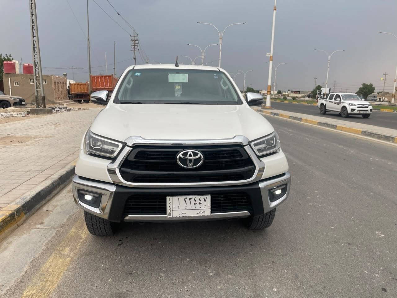 هايلوكس سعودي • ٢٠٢٢ • فور ويل