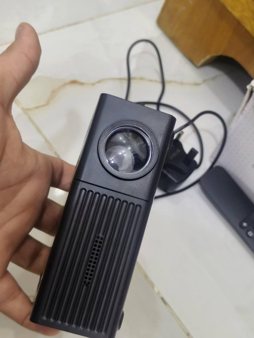 داتاشو جهاز عرض سينمائي 
يعرض من التلفون عن طريق كيبل الشحن تستخدم برنامج(HCLink) 
ويعرض من التلفزيون او الابتوب بكيبل (HD) 
ويعرض عن طريق الرام
يجي ويا ريموت وكيبل تشغيل
الصوره مالته واضحه كلش
مامستخدم 
السعر 50وبي مجال اذا تشتري راسلني خاص

***********
