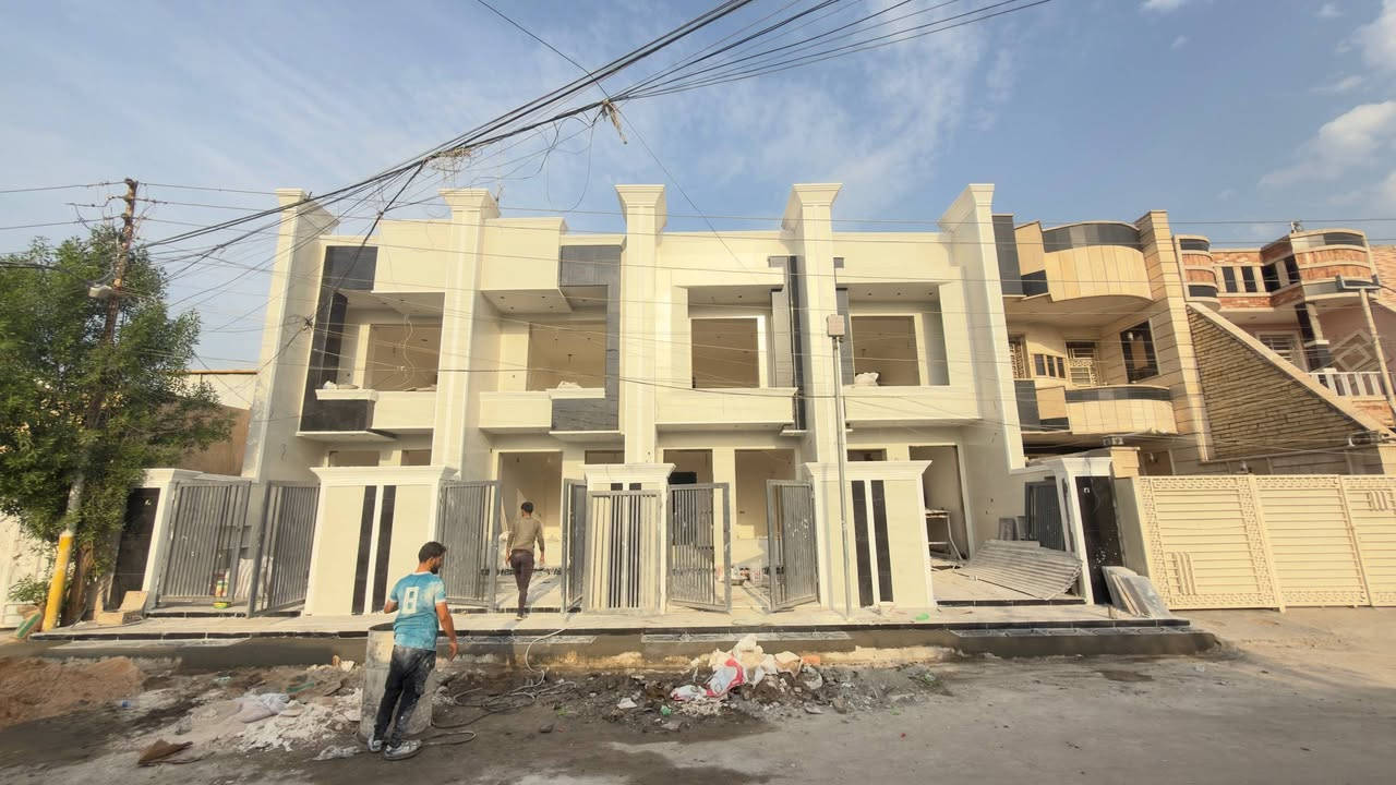 الرفاق الأولى • ٤ مشتملات • ١٠٠م