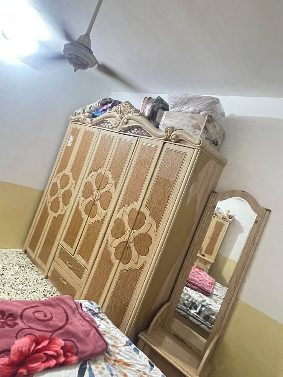 غرفه للبيع درجه أولاه نضيفه تركيه الاستفسار سعر200وبيه مجالالاتصال على رقم ***********
