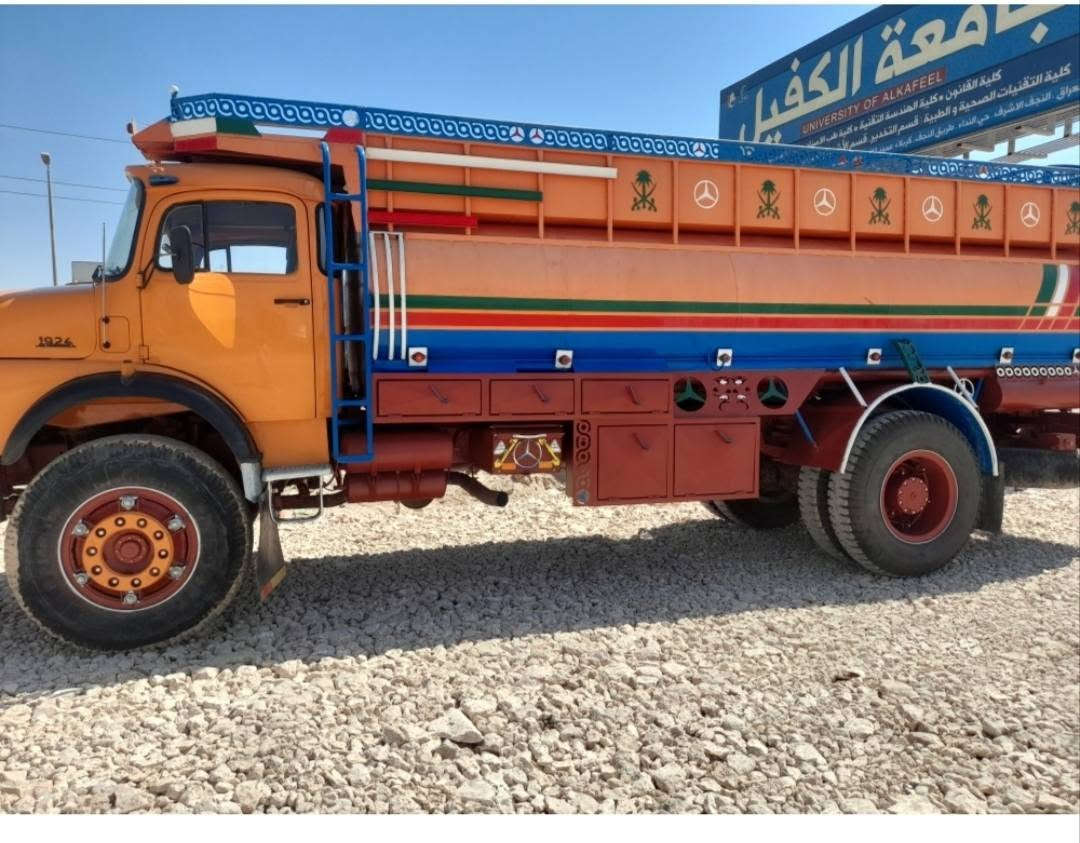 اقجم موديل 82 مطول مكينه جديده كير جديد شاصي مكفول ما عدا التطواله تانكي جديد قماره مصبوغ عام بالسنويه تنكر بسم راعيها حداديه جديده ما عايزه برغي مكان بالنجف رقم راعيها ***********
