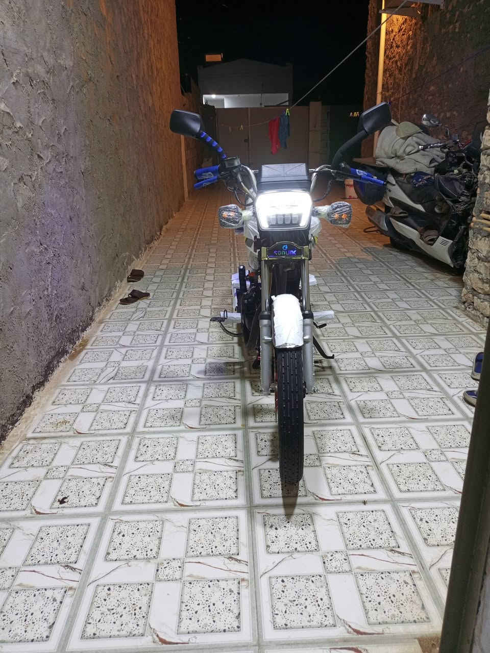 سونك 2025
محرك ضاغطه و زنجيل 200 

كهربئيات وشاير كله شغاله✅

وياله موس دبلات كله شغال ✅

محرك شرط ما محطوط عليه صبانه ✅

صالنصه بلاديه ✅

دراجه مامتعوبه خلاص شرط الشلعه ومعدل 

دراجه مال جناي تاخذه ربع ماتصرف عليه تضل عمر وياك 

 اسويلك مكاتبه اكفلك سرقه وكلشي

شرط جيب الف مصلح تفحص 

سعر 950وبيه مجال للشراي 

مكاني الرمادي التأميم

اتصال او واتساب ***********
