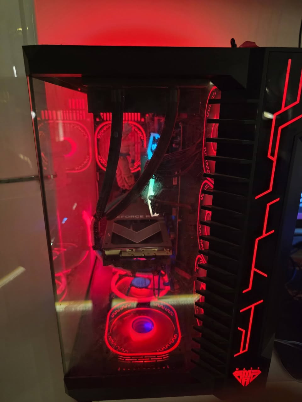 السلام عليكم بدون مراوس وابيع كامل
مكاني بغداد حي جهاد

حاسبة pc

Ci 7  12700kf

Rtx super 4070 12g

M.b Z790 P msi  wif D5 

Ram 32 gb 16x2 6000hz

M.2 1tb nvme king ston

Deep coolse720  المبرد مائي يعرض حراره فقط

Psu 750wat+80 broke A

السعر مليونين و٣٥٠ الف وبيها مجال ***********
