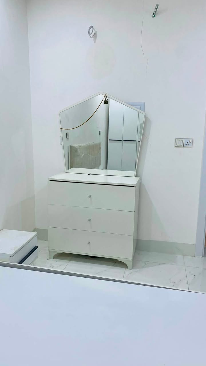 غرفه لبيع خمس قطع نظافه 100‎%‎ واتساب ***********
