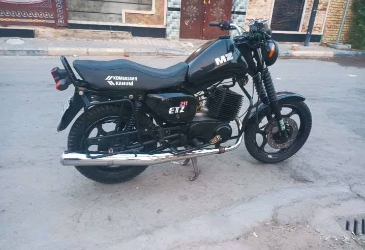 MZ ETZ 251 • انكليزي • واسط