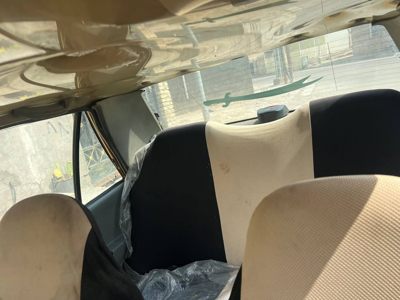 سلام عليكم سياره سايبه موديل ١٥مكينه وشاصي مكفوله السياره خير من الله السعر ٢٦.  ***********
