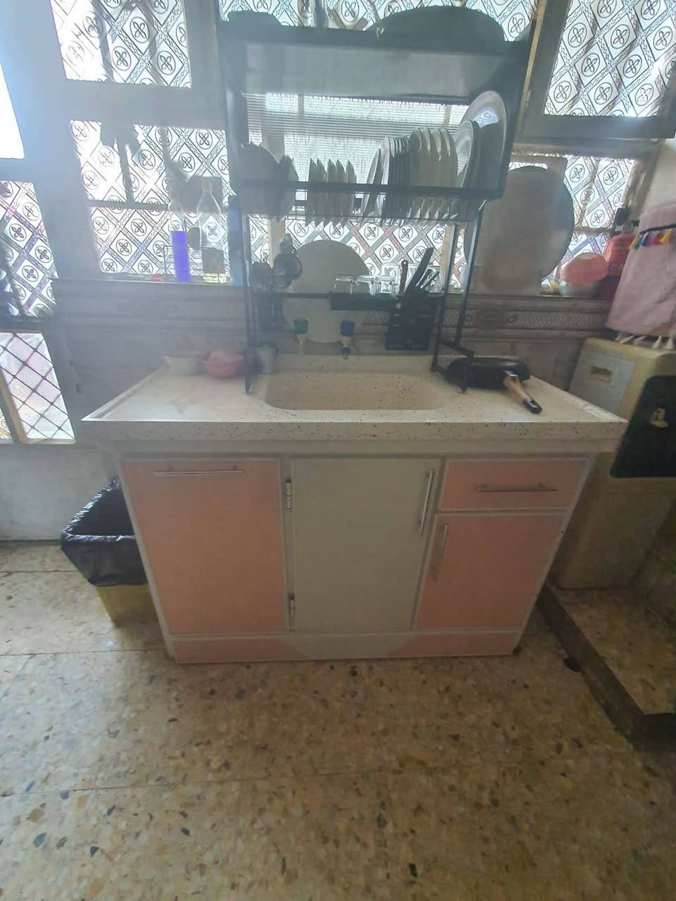 كاونتر للبيع 3 قطع تزكام كل قطعه متر وربع والسنك مرمر

والمكينه مسيوبيشي ياباني خياط وتطريز وزكزاك ونقشه وبيت دكمه وياها محوله ودواسه

مكلف بالنشر الي يريدهن مراسله الواتساب ***********

